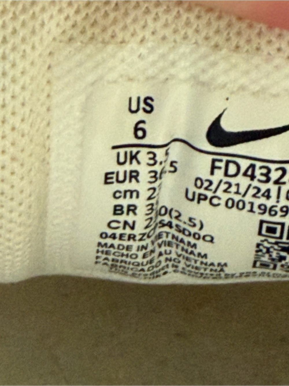 Nike Air Max 90 Women's Athletic Shoes in Cream, White and Light Gray Platform - Picture 6 of 6